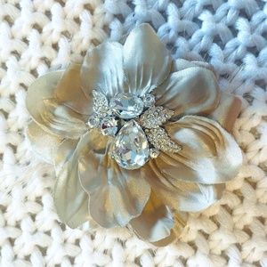 David’s Bridal Ivory Flower Clip With Crystal & Feathers